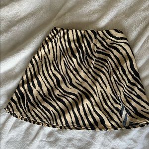 Tiger striped flowy mini skirt
